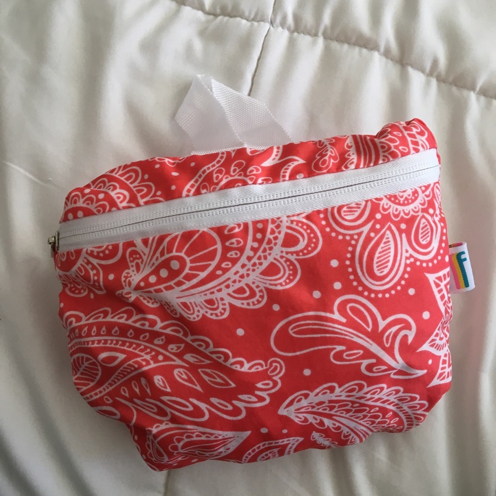 Duffle bag fold up